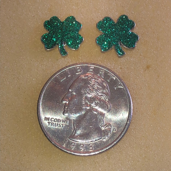 Green Glitter Dainty Clover Boho Stud Earrings - Picture 3 of 4